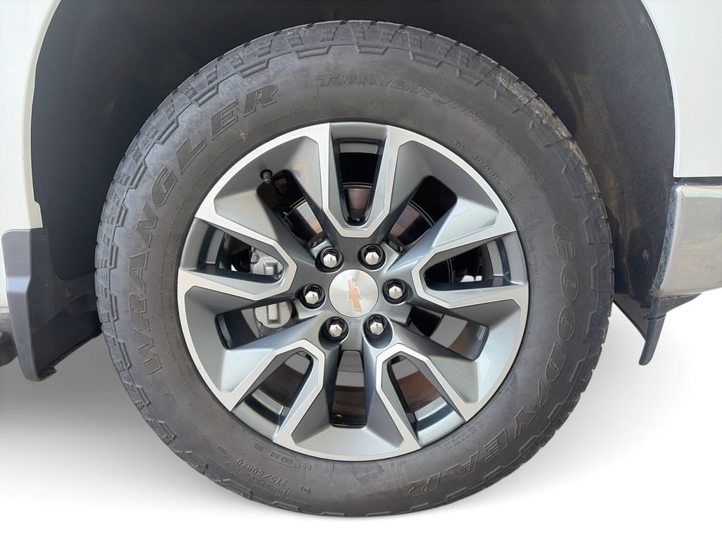 Certified Used 2025 Summit White Chevrolet LT image 34