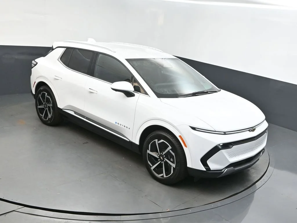 2025 Chevrolet Equinox EV 2LT FWD's photo