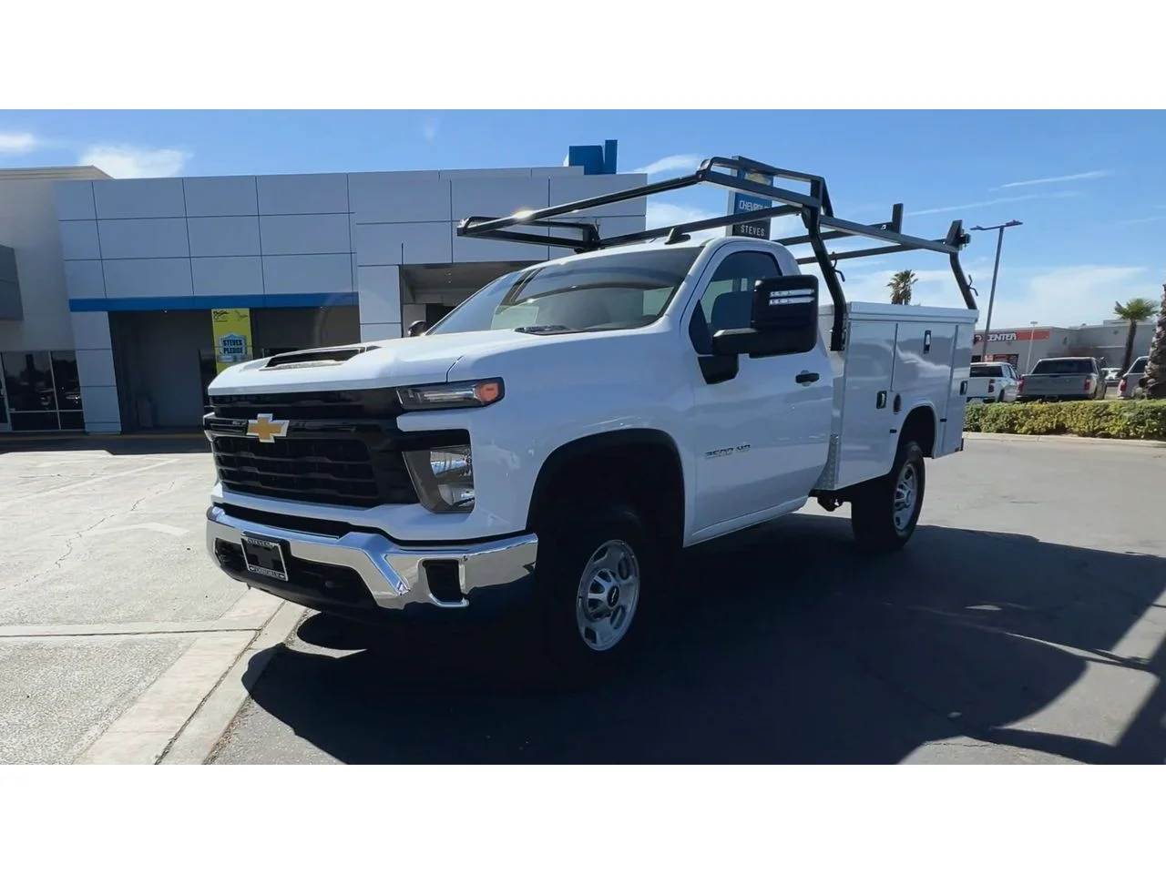 New 2026 Summit White Chevrolet WT image 7