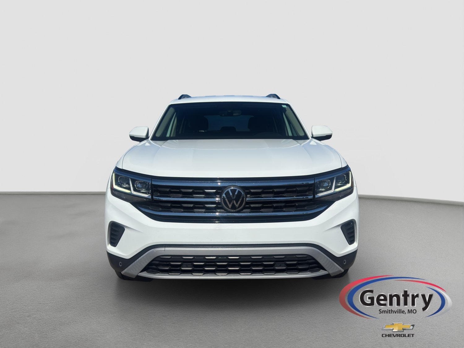 Used 2022 Volkswagen Atlas SE w/Tech with VIN 1V2HR2CA9NC539231 for sale in Kansas City