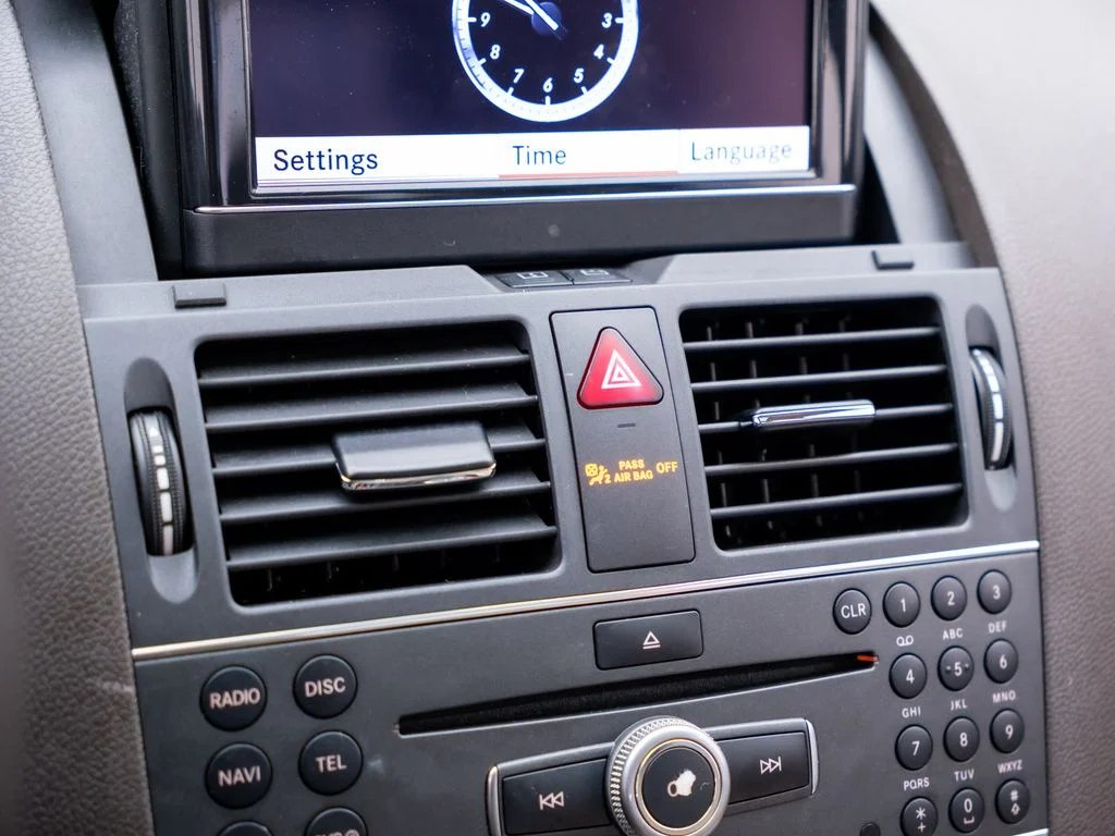 Used 2011 Beige Mercedes-Benz C 300 image 28