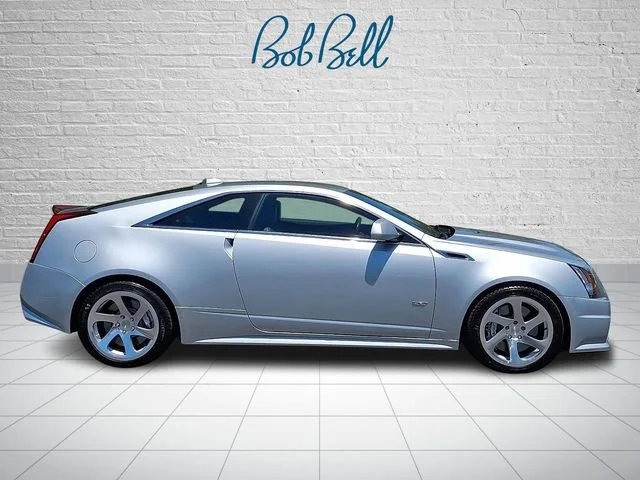 Used 2011 RADIANT SILVER METALLIC Cadillac RWD image 7