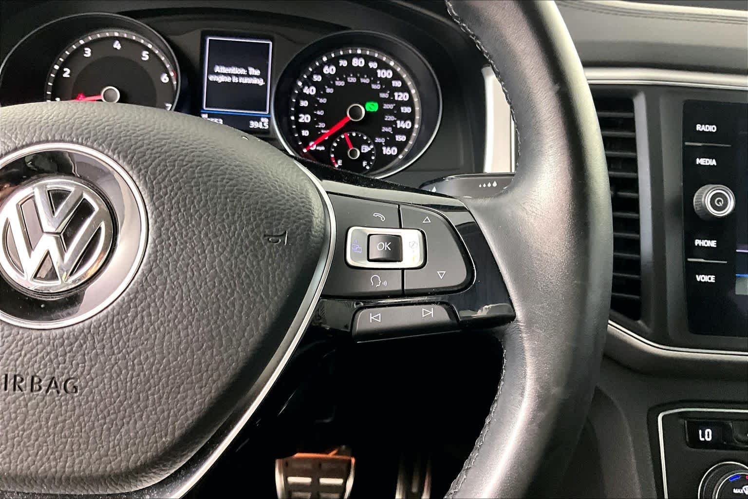Used 2018 Platinum Gray Metallic Volkswagen 3.6L V6 SE w/Technology image 24