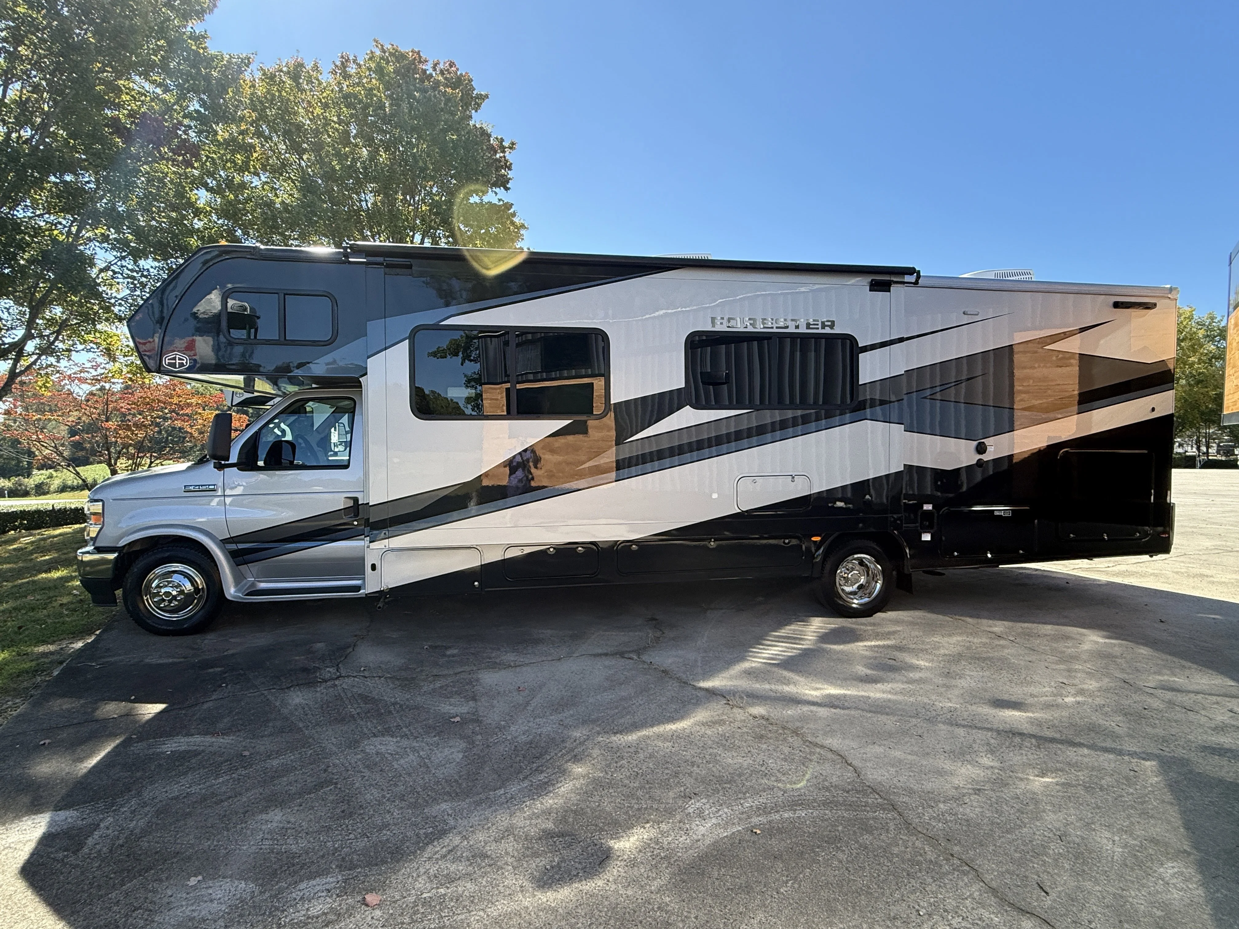 2026 Ford E-Series Cutaway Base - Photo 4