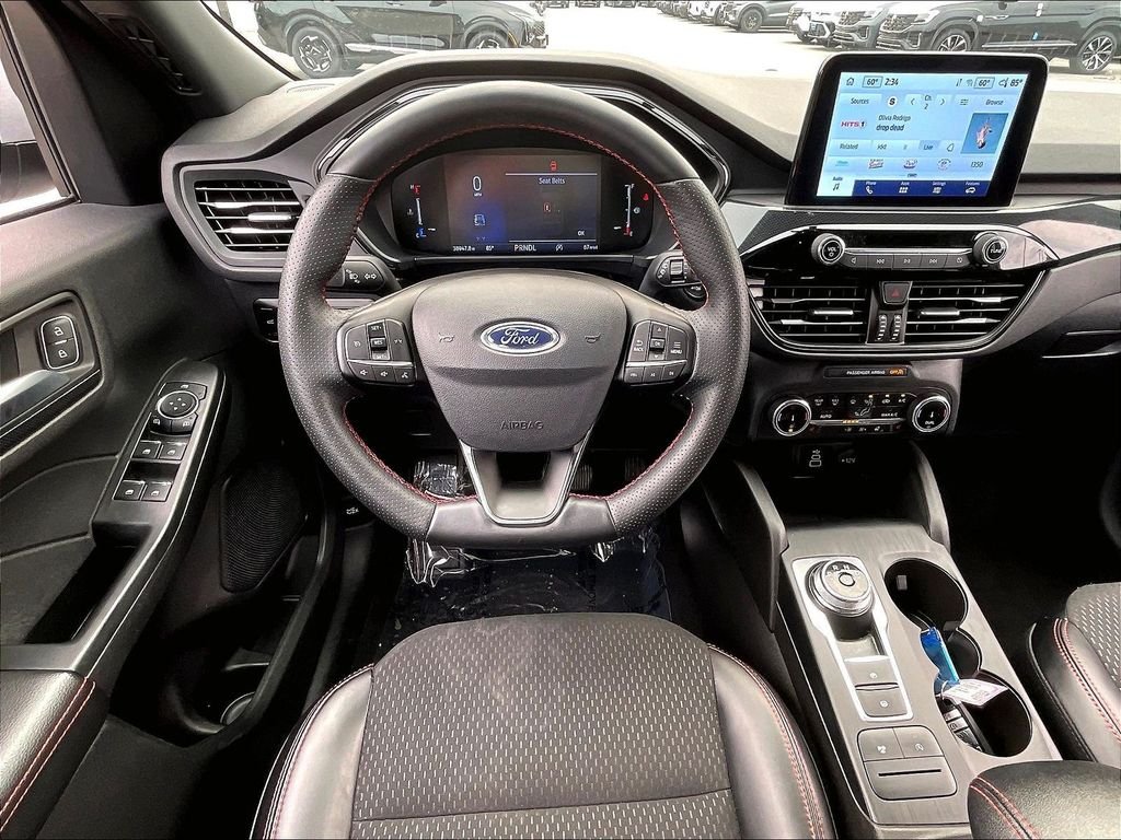 Used 2025 Space Silver Metallic Ford ST-Line Select image 16