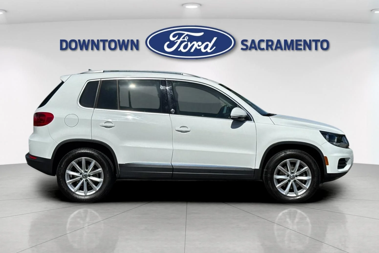 Used 2017 White Volkswagen 2.0T Wolfsburg Edition image 10
