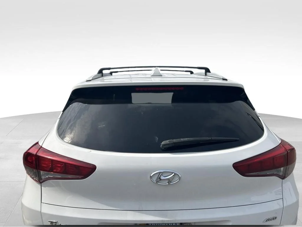 Used 2018 White Hyundai SEL image 3