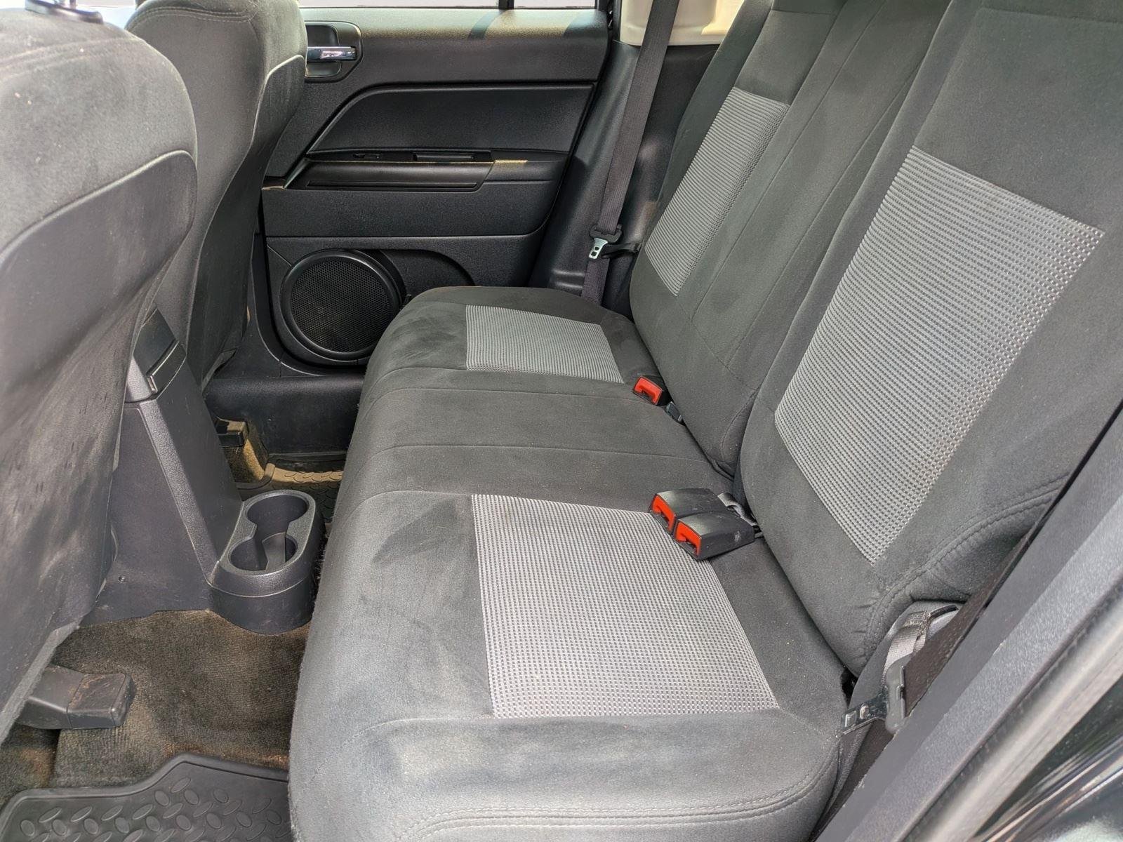 Used 2017 Black Clearcoat Jeep Latitude image 22