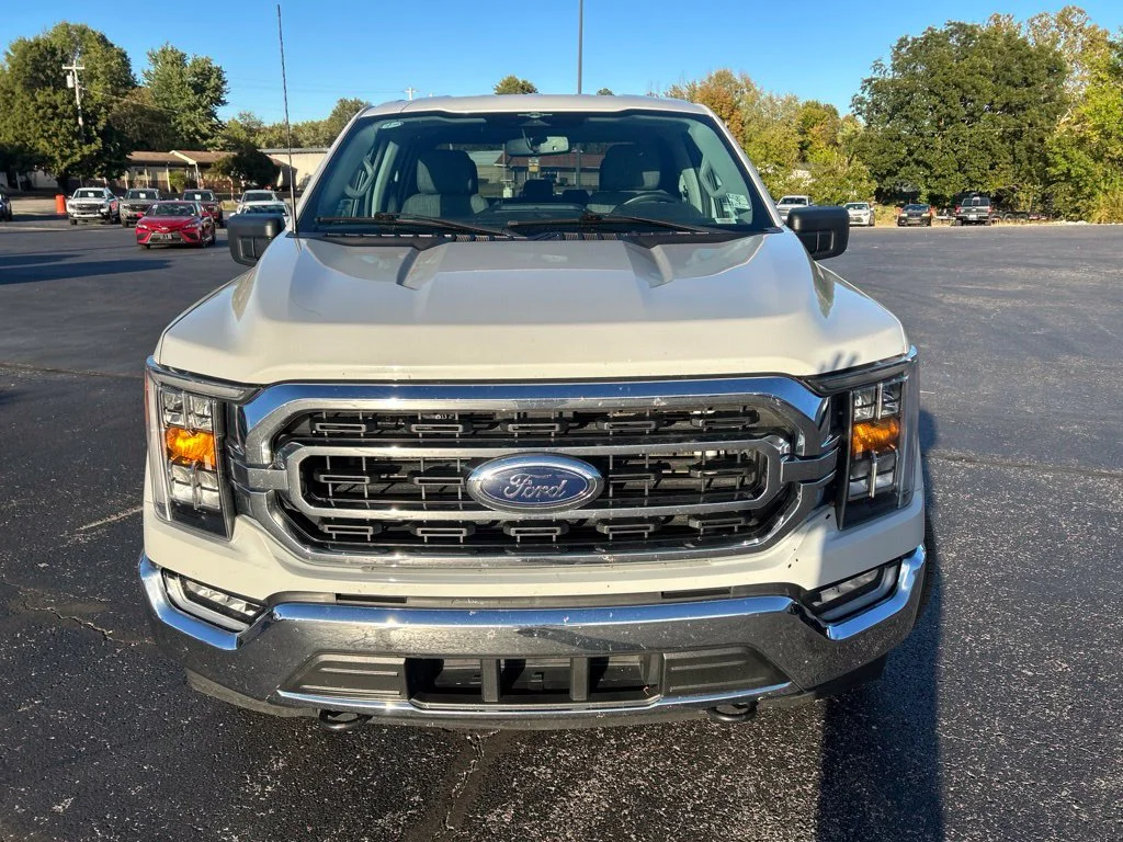 Used 2023 Avalanche Ford XLT image 2