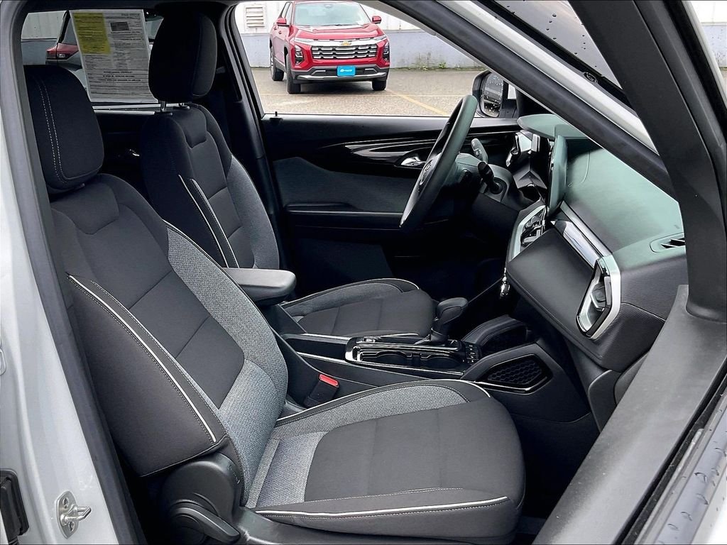 Used 2024 White Chevrolet LT image 11