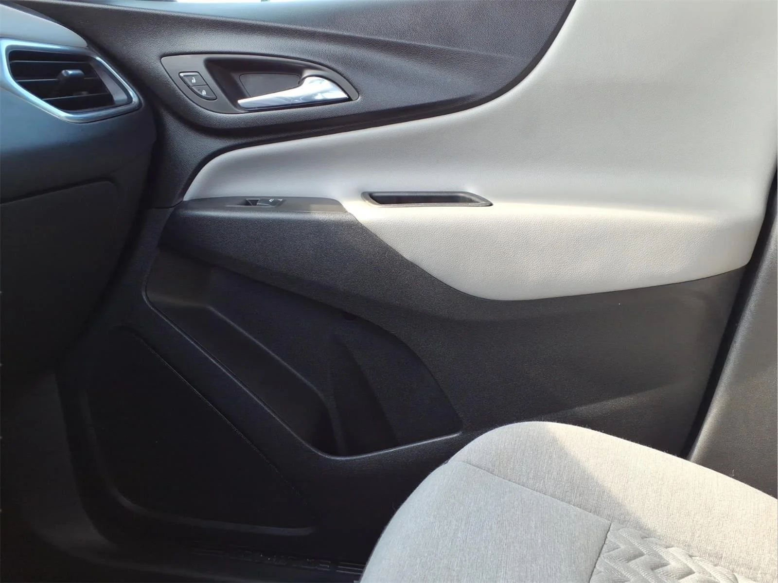 Used 2023 Iron Gray Metallic Chevrolet LT image 23