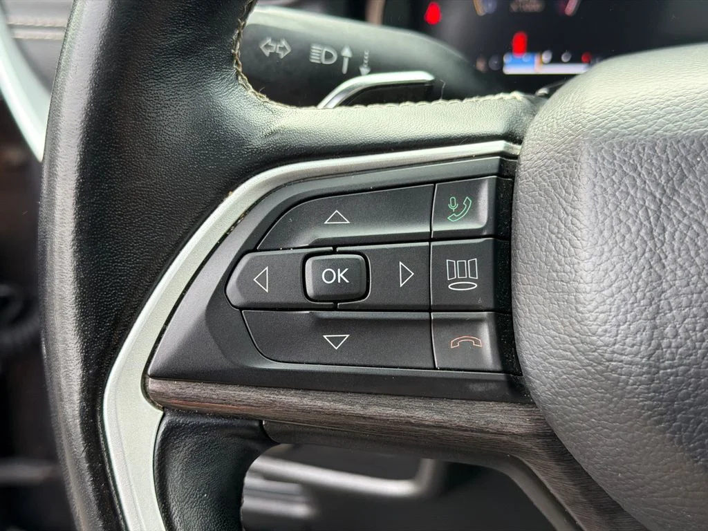 Used 2022 Gray Jeep Limited image 25