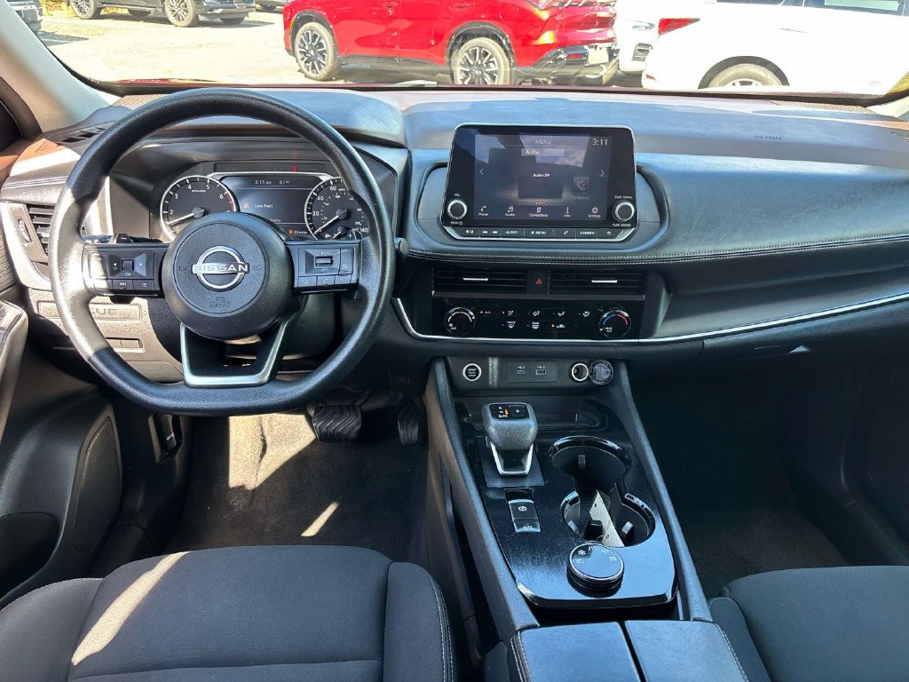 Used 2023 Red Nissan S image 12