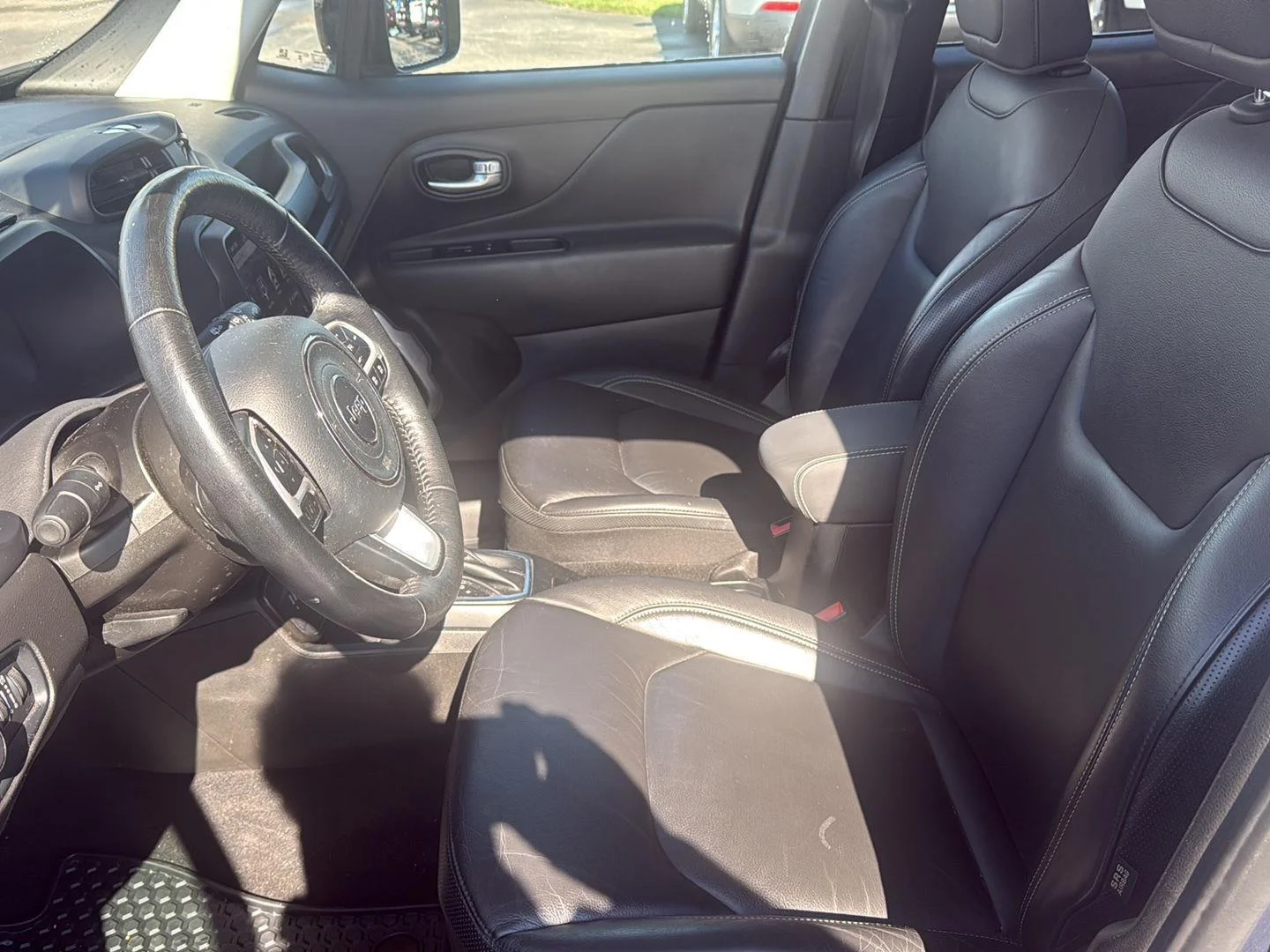 Used 2023 Slate Blue Pearlcoat Jeep Limited image 8