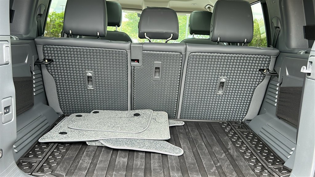 Certified Used 2024 Gray Land Rover X-Dynamic SE image 26