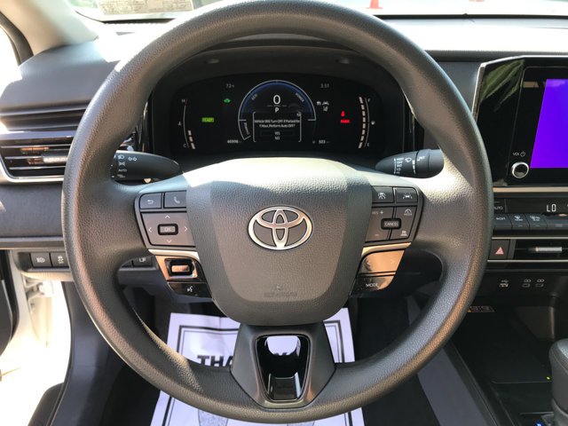 Used 2025 Ice Cap Toyota LE image 16