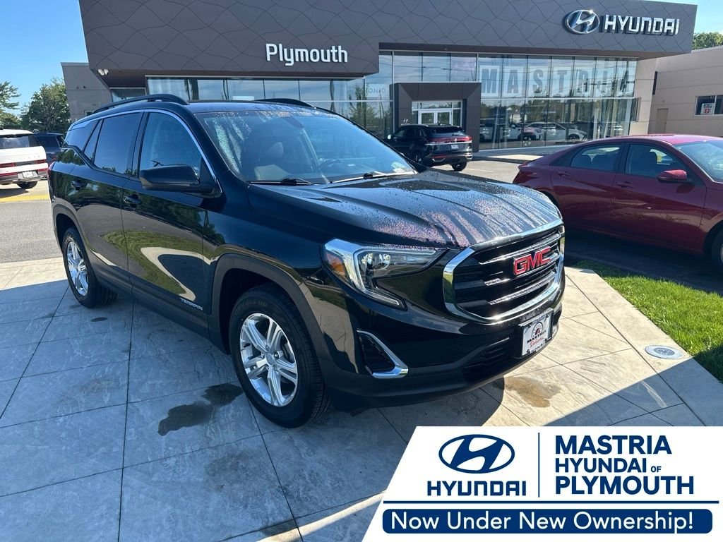 Used 2019 Black GMC SLE image 1