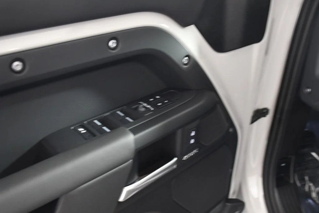 New 2026 Borasco Grey Land Rover X-Dynamic SE image 15