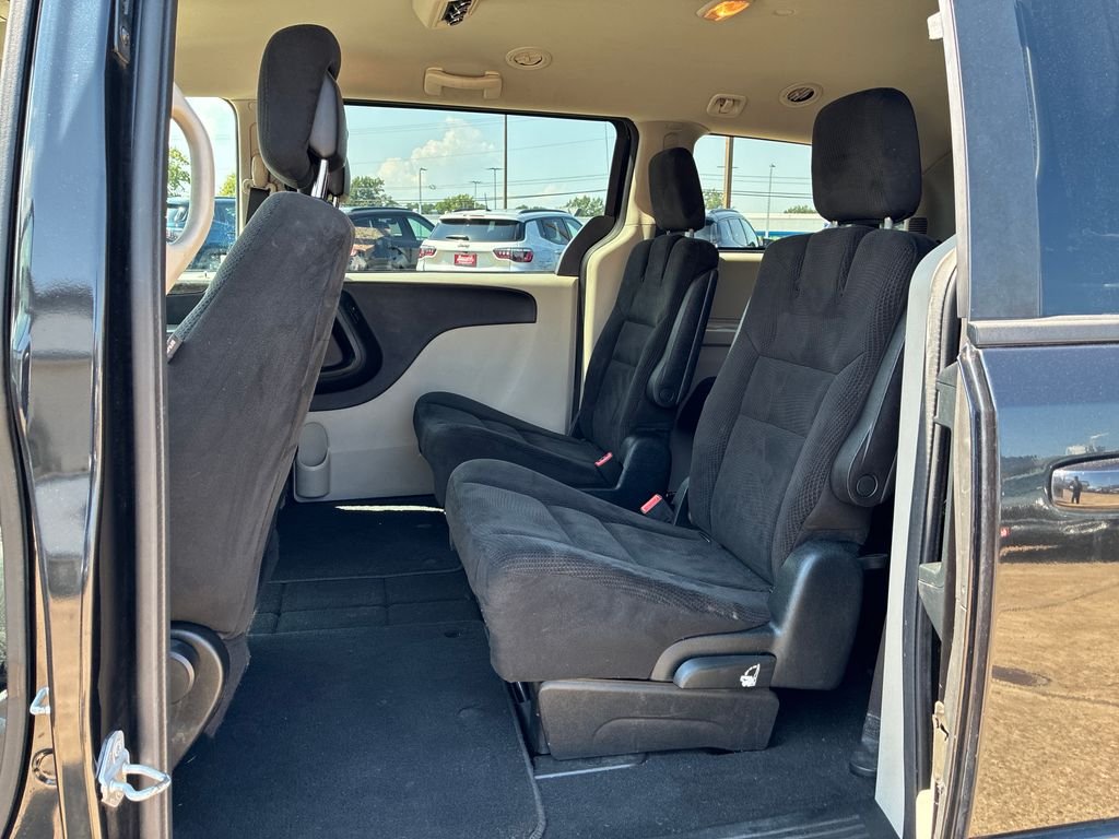 Used 2017 Black Dodge SE image 27