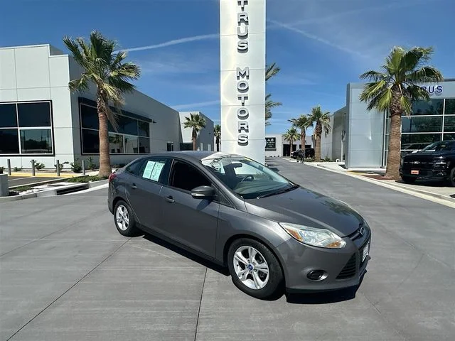2013 Ford Focus Sedan SE's photo