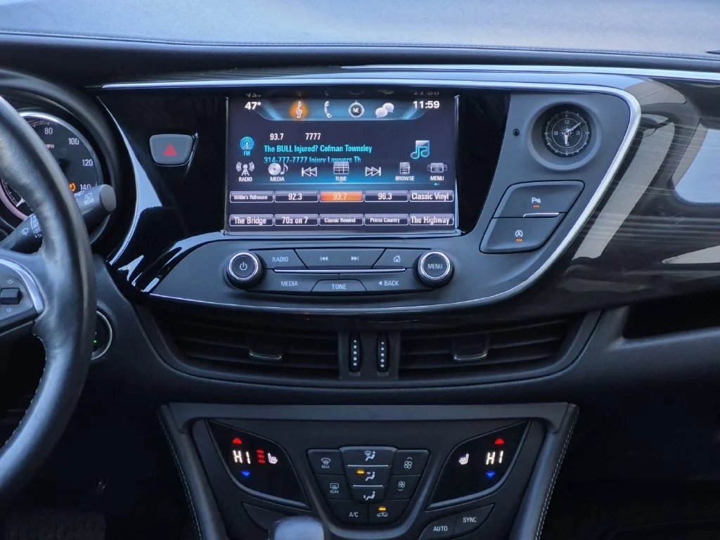 Used 2019 Brown Buick Essence image 9