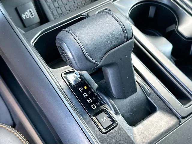 New 2025 Oxford White Ford Tremor image 12