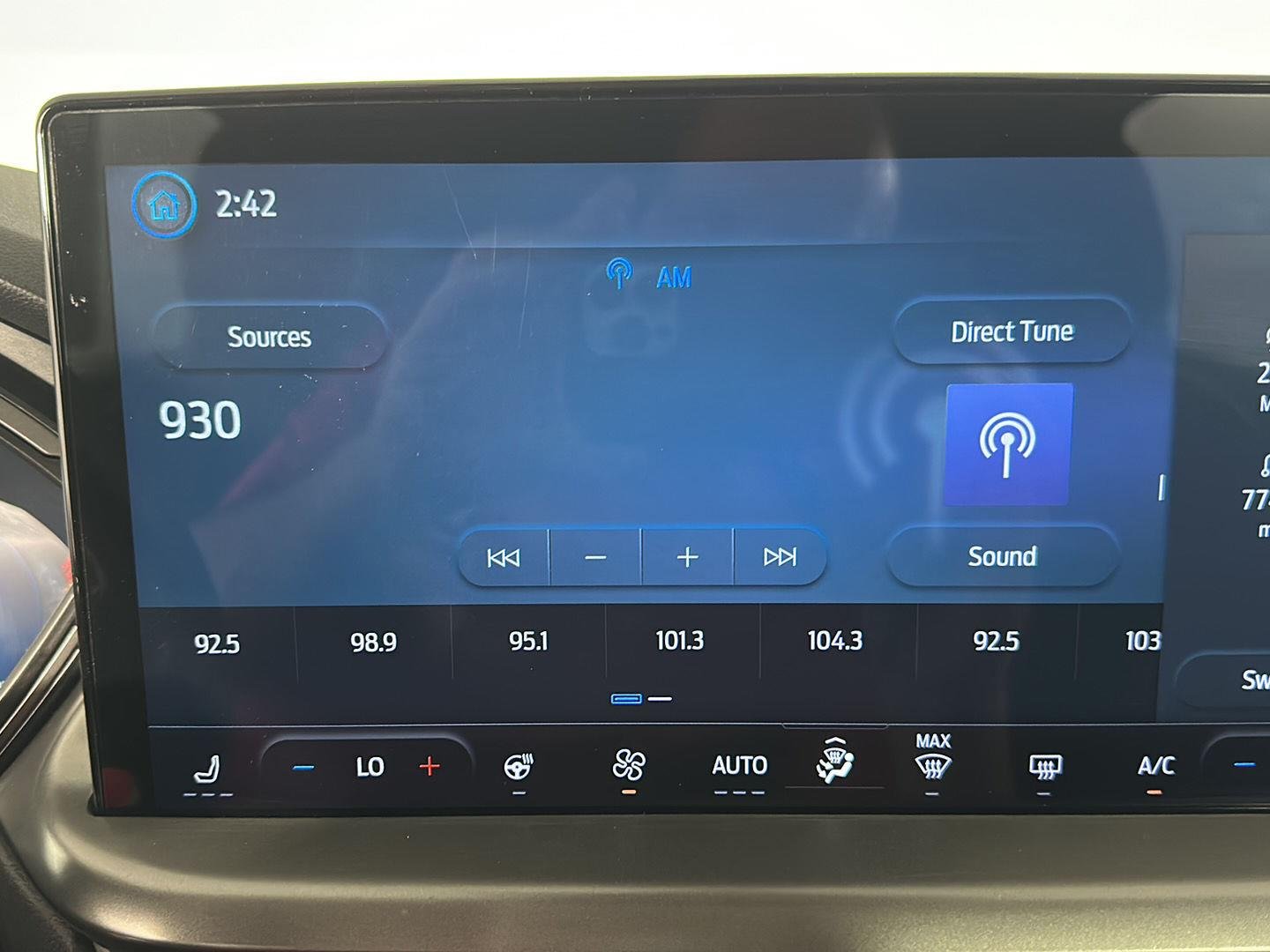 Used 2023 Agate Black Metallic Ford Active image 31