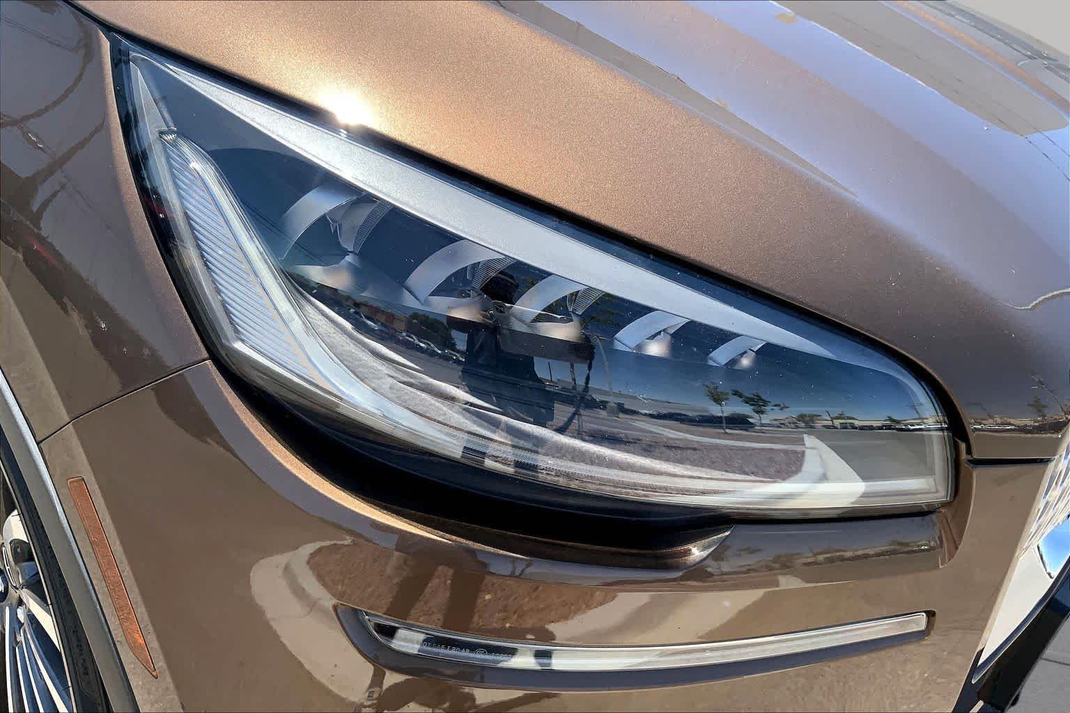Used 2022 Bronze Smoke Metallic Clearcoat Lincoln Reserve image 25
