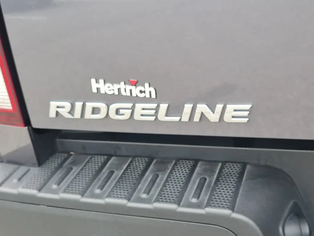 Used 2023 Modern Steel Metallic Honda RTL image 25