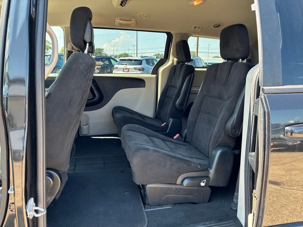Used 2017 Black Dodge SE image 27