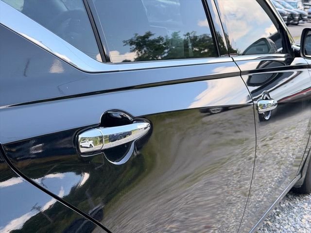 Used 2019 Black Nissan 2.5 SV image 19