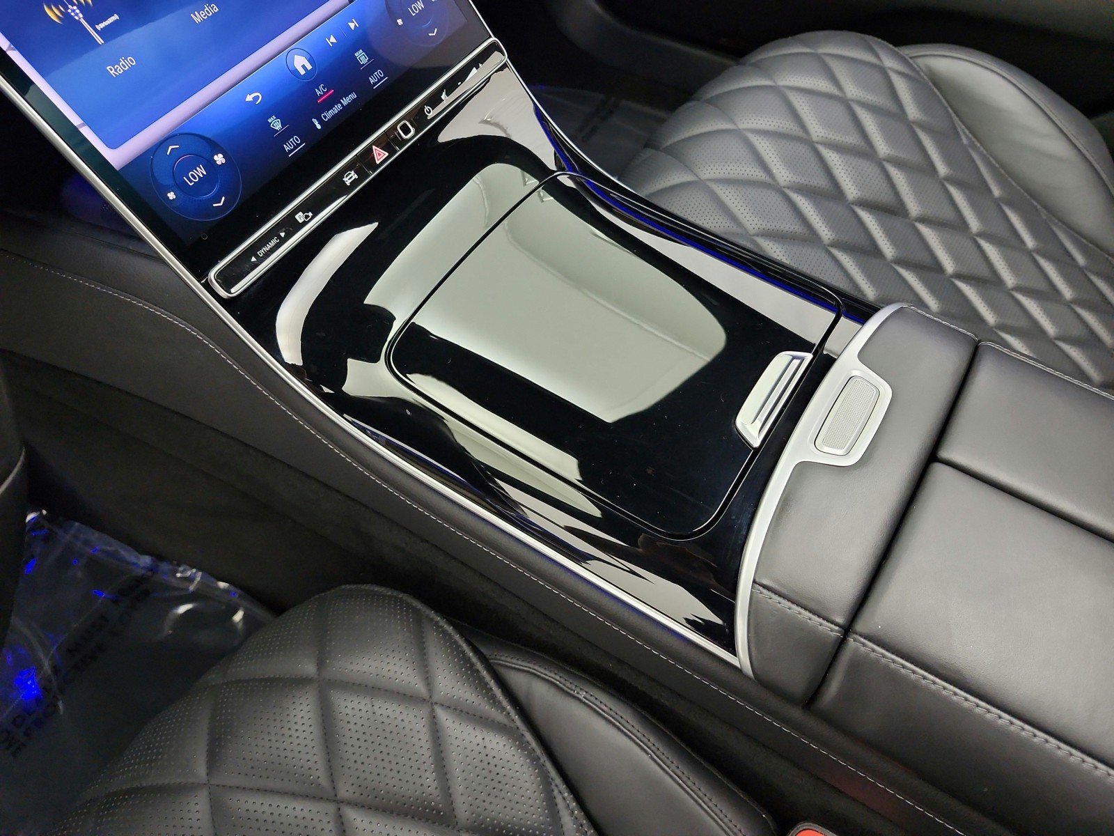 Certified Used 2023 MANUFAKTUR Selenite Grey Magno Mercedes-Benz S 580 4MATIC® Sedan image 11