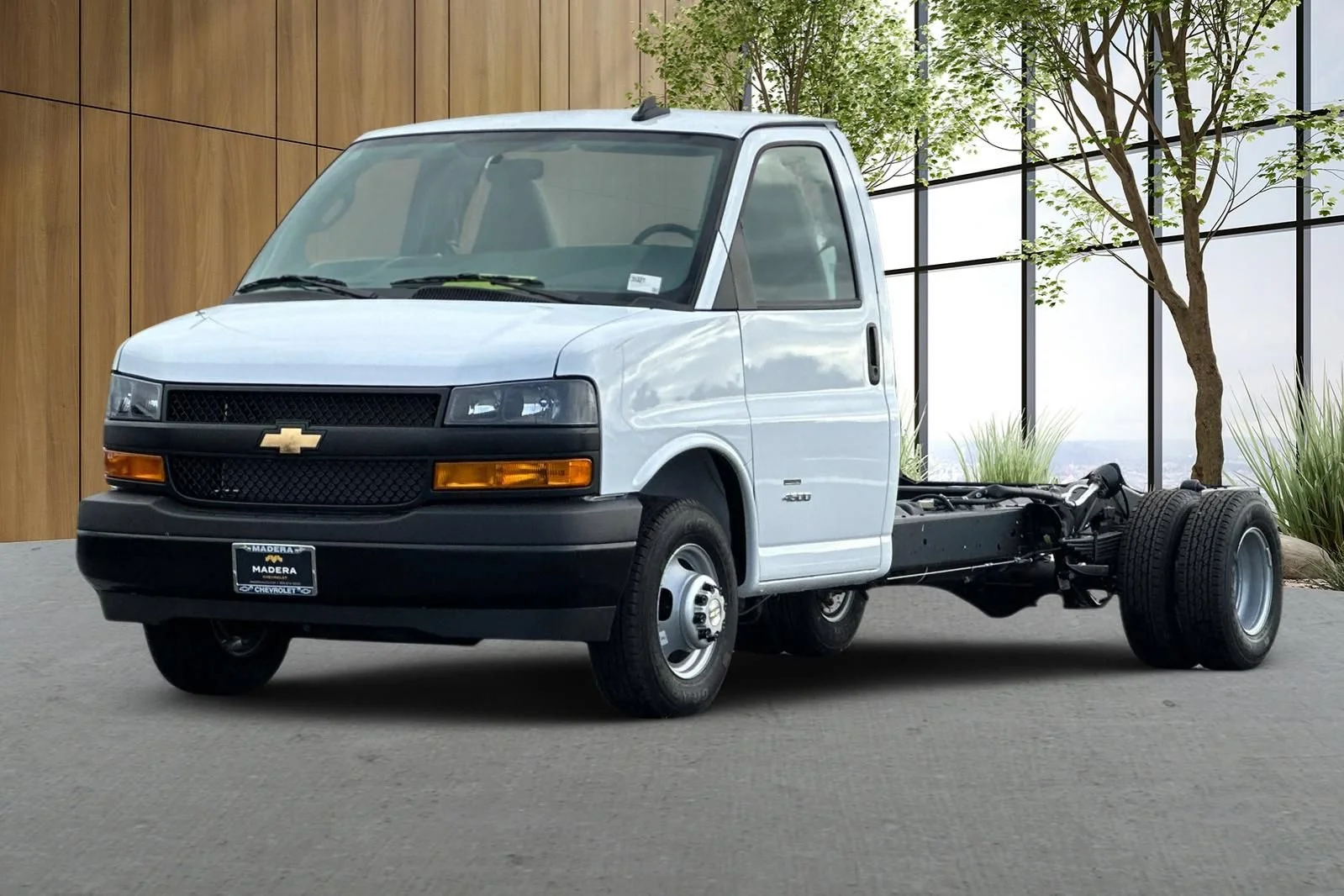 New 2025 Summit White Chevrolet 2WT image 8