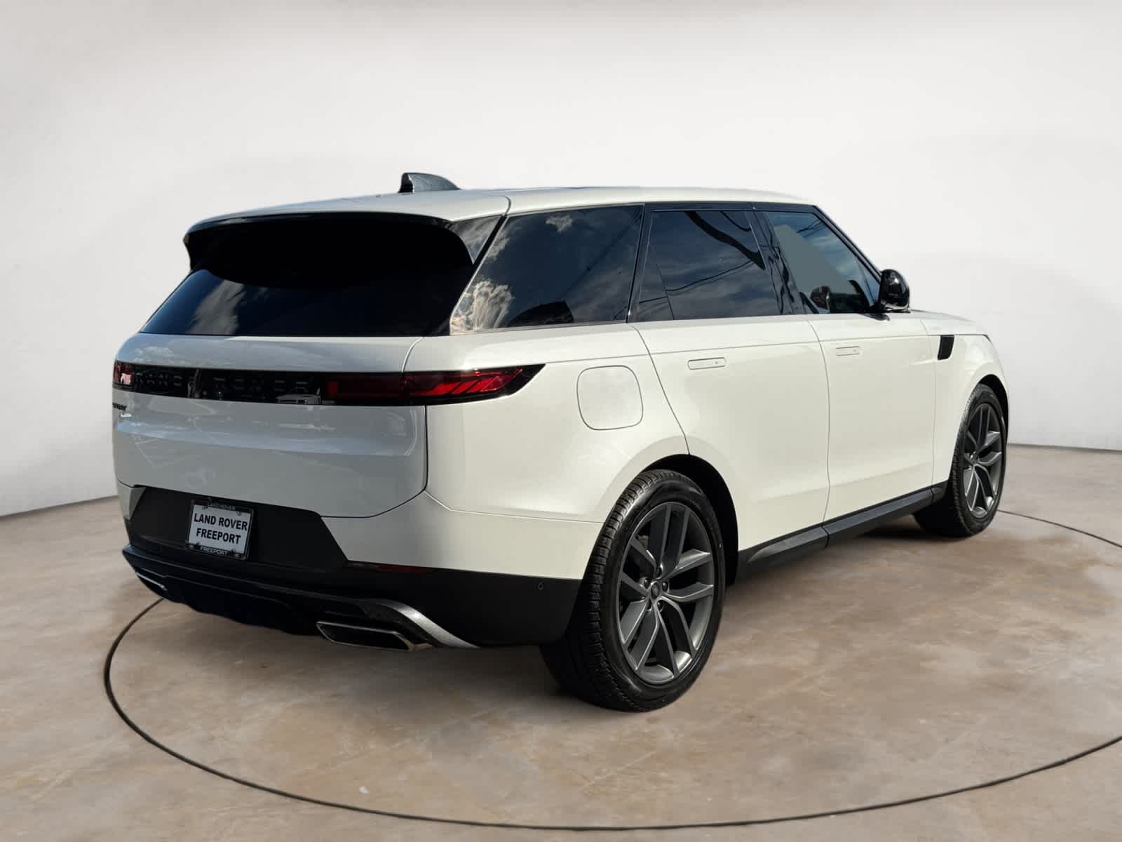 Certified Used 2024 Ostuni Pearl White Metallic Land Rover SE image 5