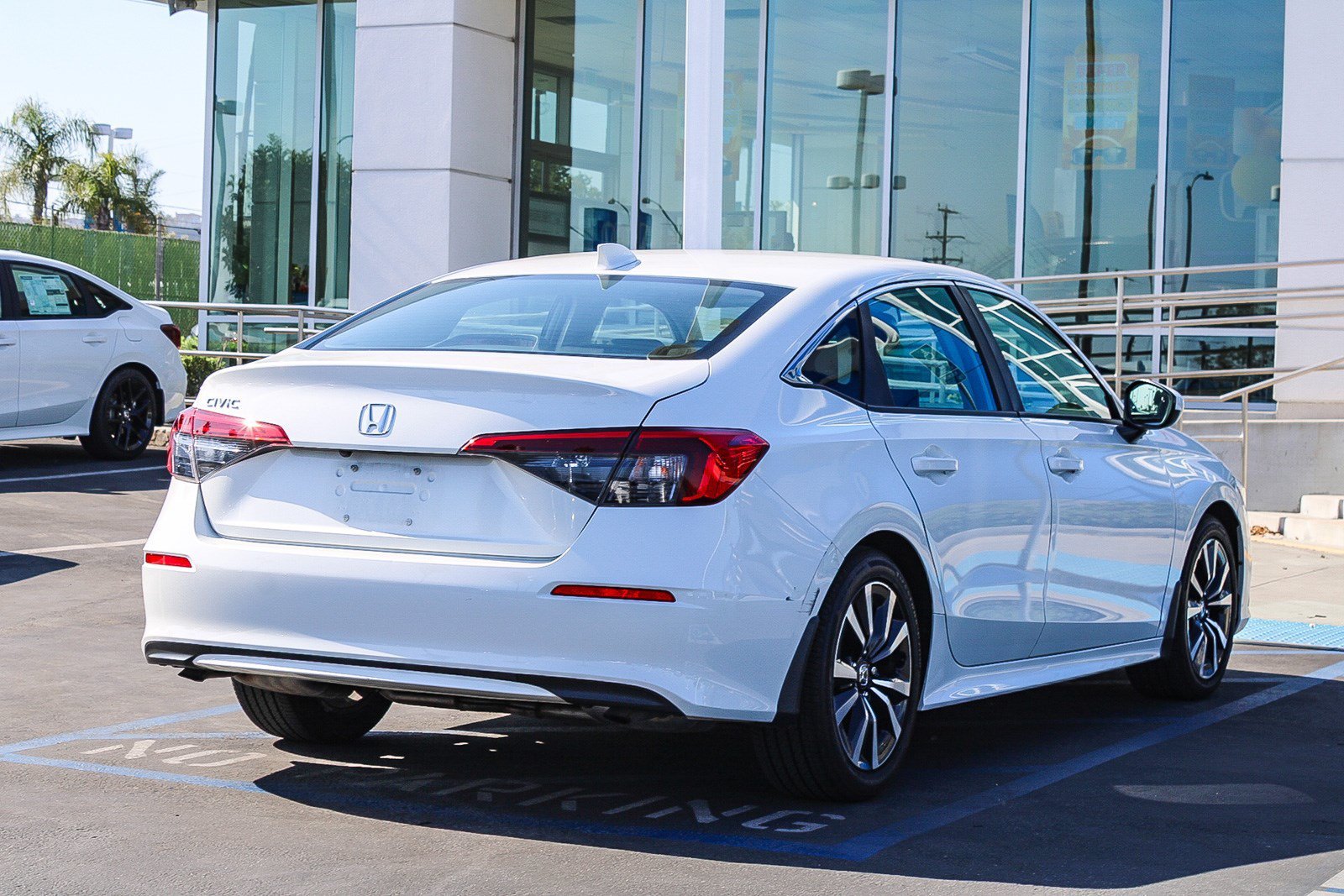 Certified Used 2024 Platinum White Pearl Honda 1.5T 4D EX image 6