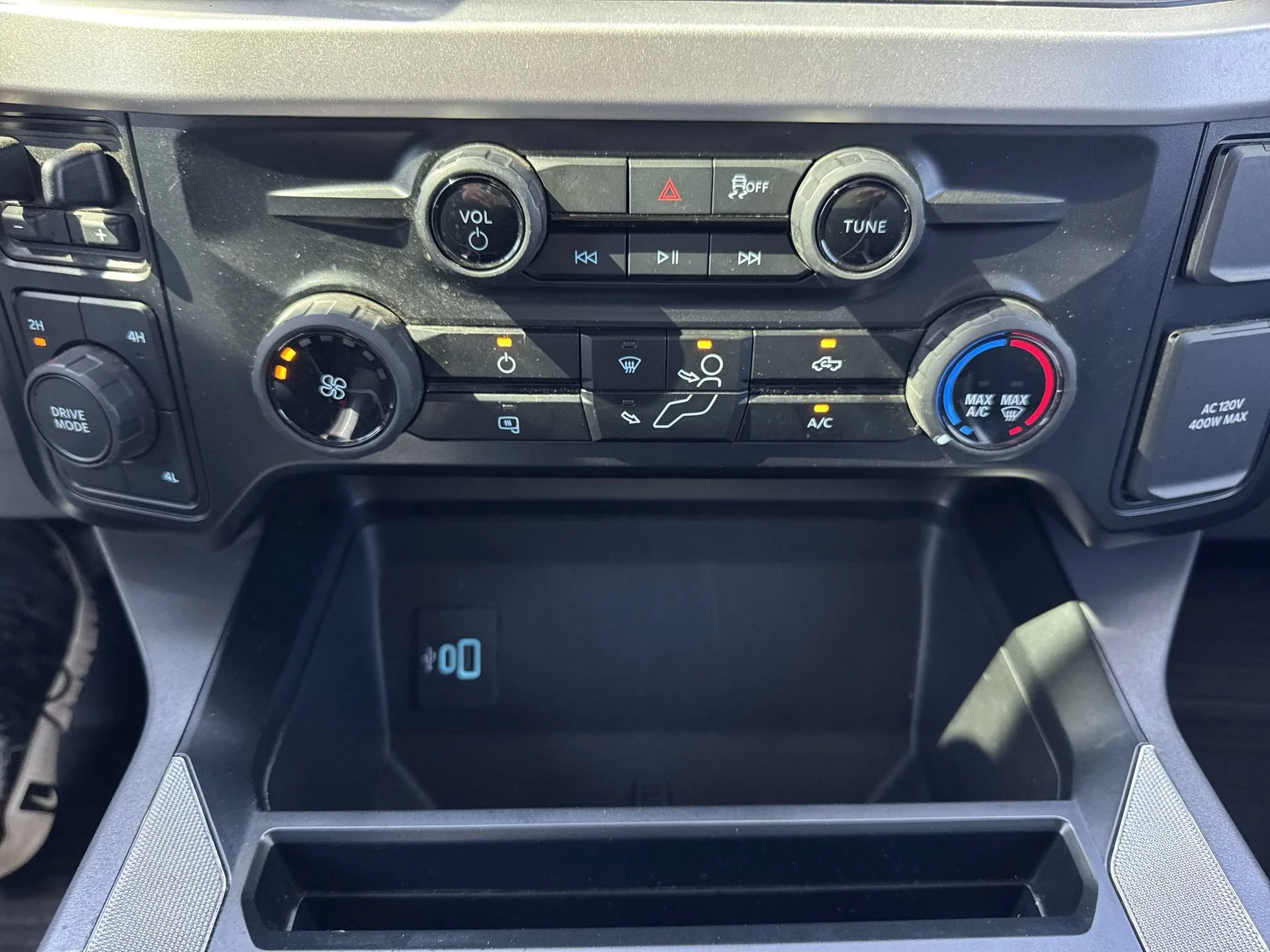 2025 Ford F-350 Super Duty XLT - Photo 18