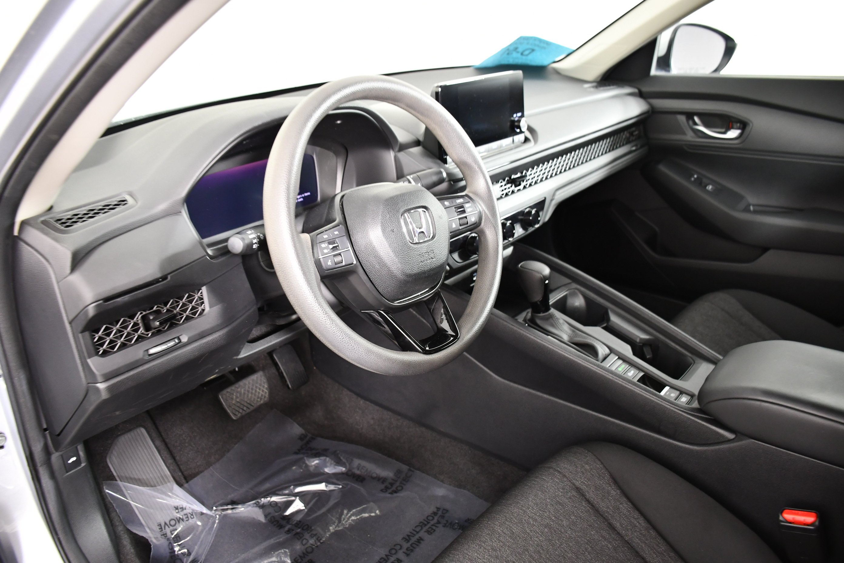 Certified Used 2024 Solar Silver Metallic Honda LX image 33