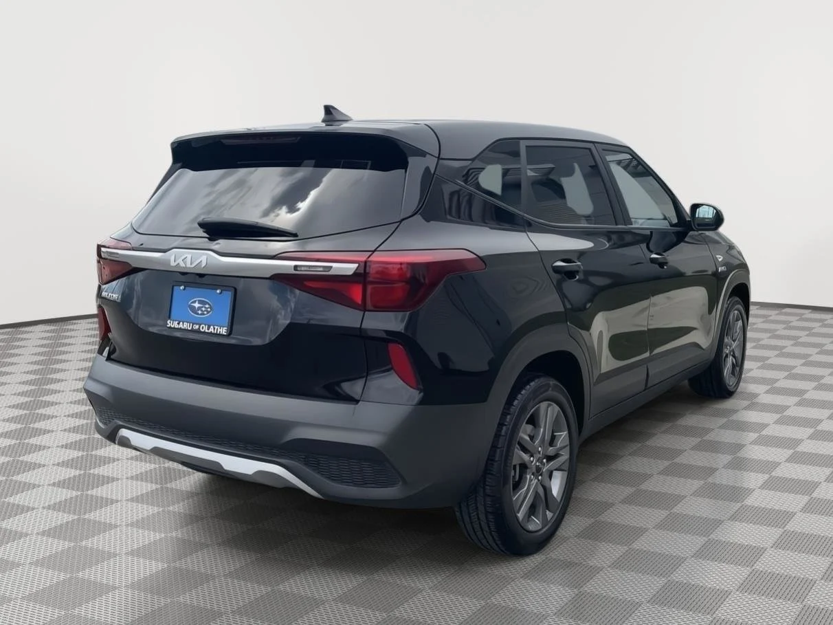 Used 2022 Cherry Black Kia LX image 12