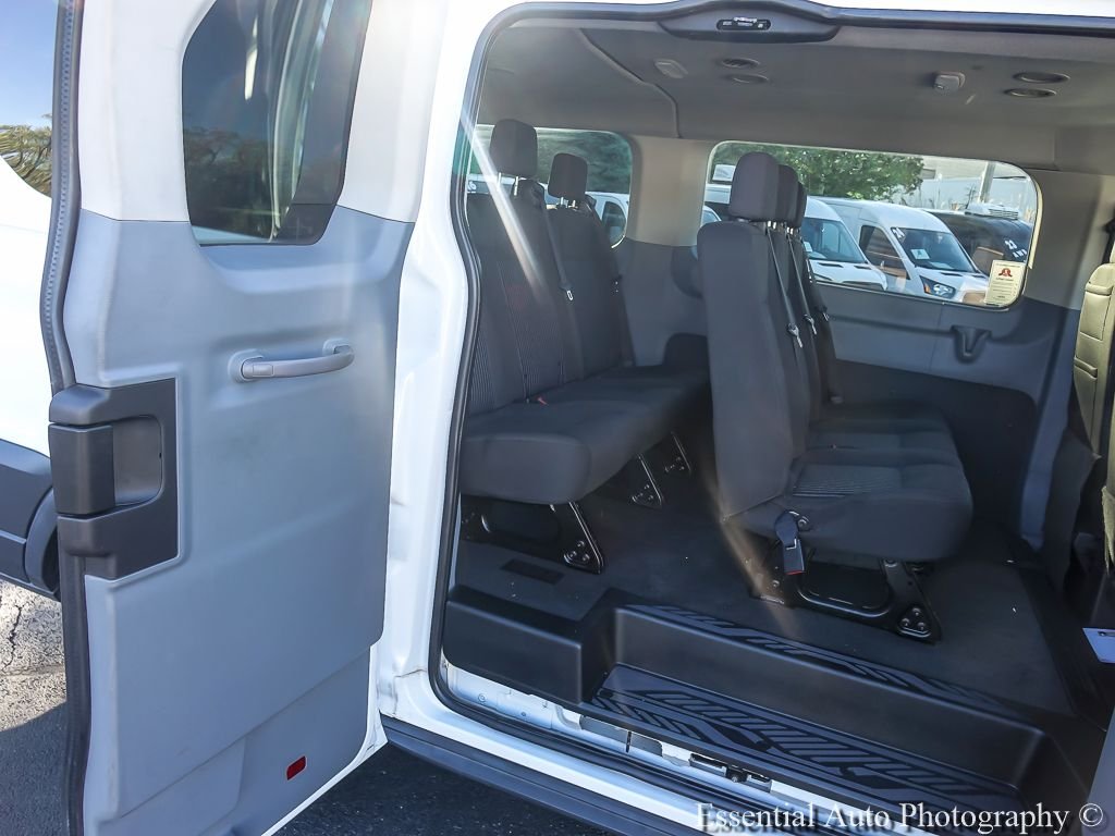 Used 2018 Oxford White Ford XL Low Roof 8 Passenger image 21
