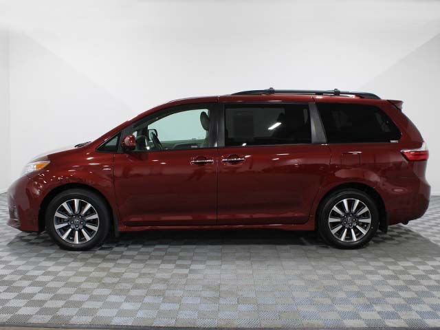 Used 2020 Salsa Red Pearl Toyota XLE image 3