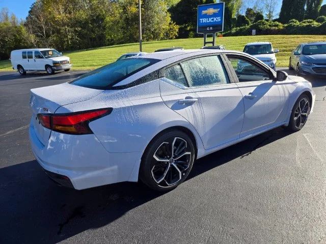 Used 2025 Gray Nissan SR image 8