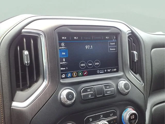Used 2022 Summit White GMC AT4 image 8