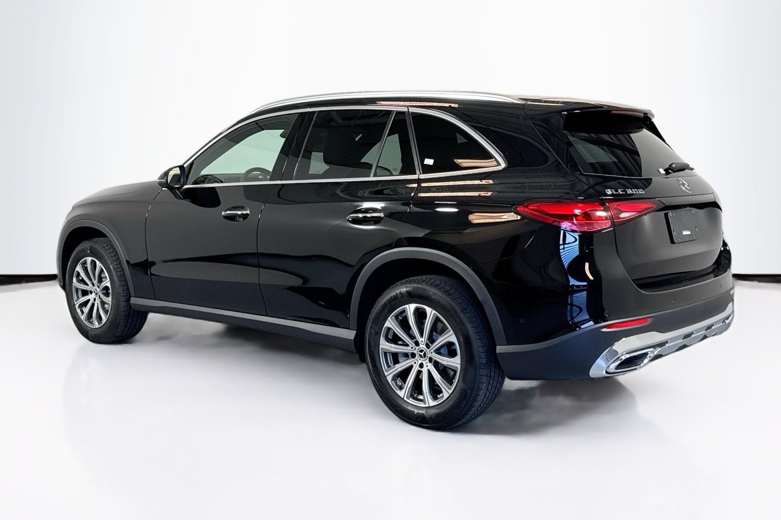New 2026 Black Mercedes-Benz GLC 300 image 7