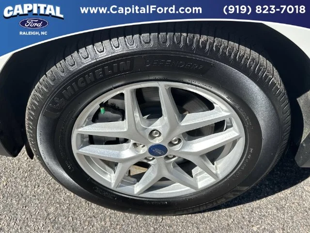 Used 2022 White Ford SEL image 13