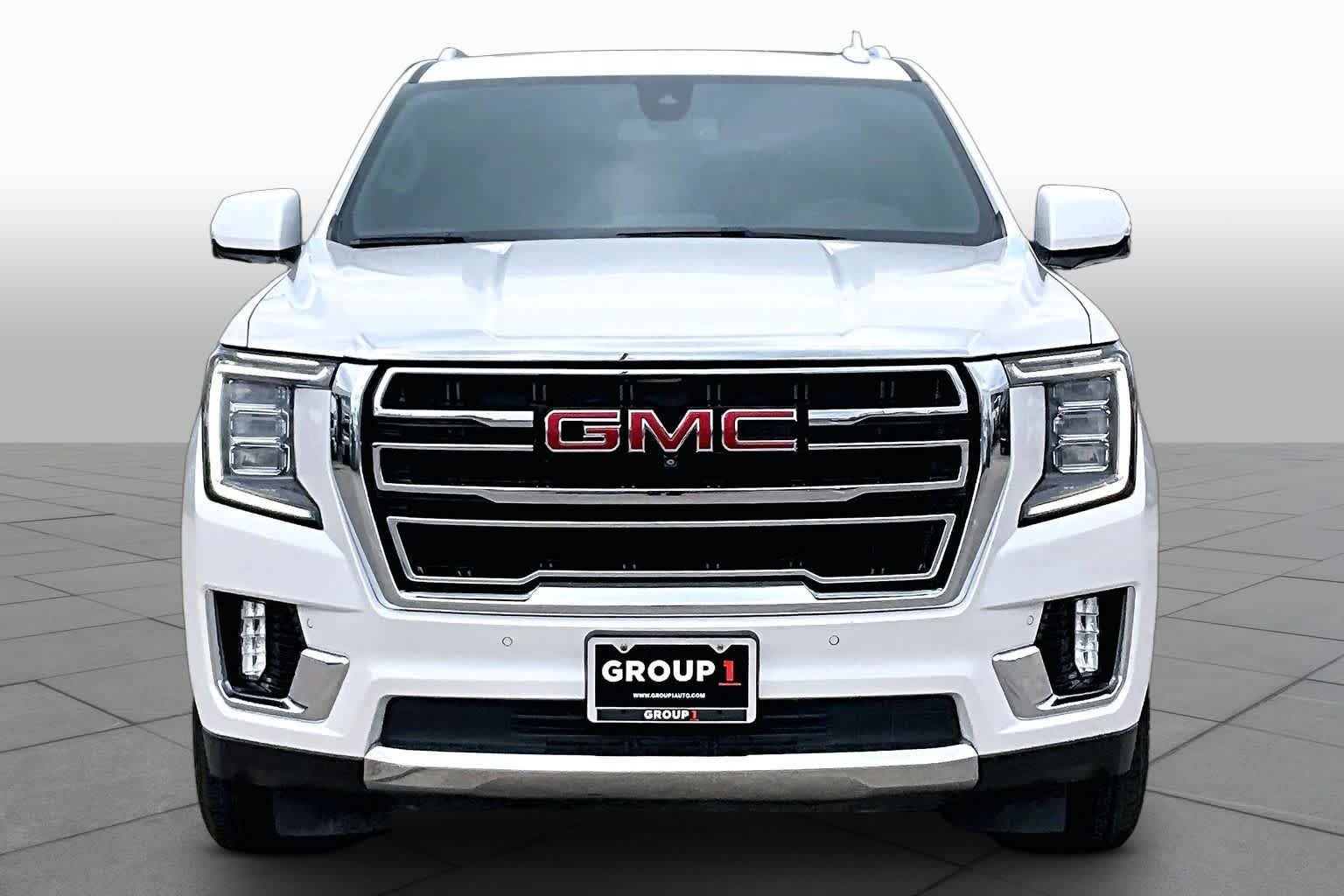 Used 2022 White Frost Tricoat GMC SLT image 4