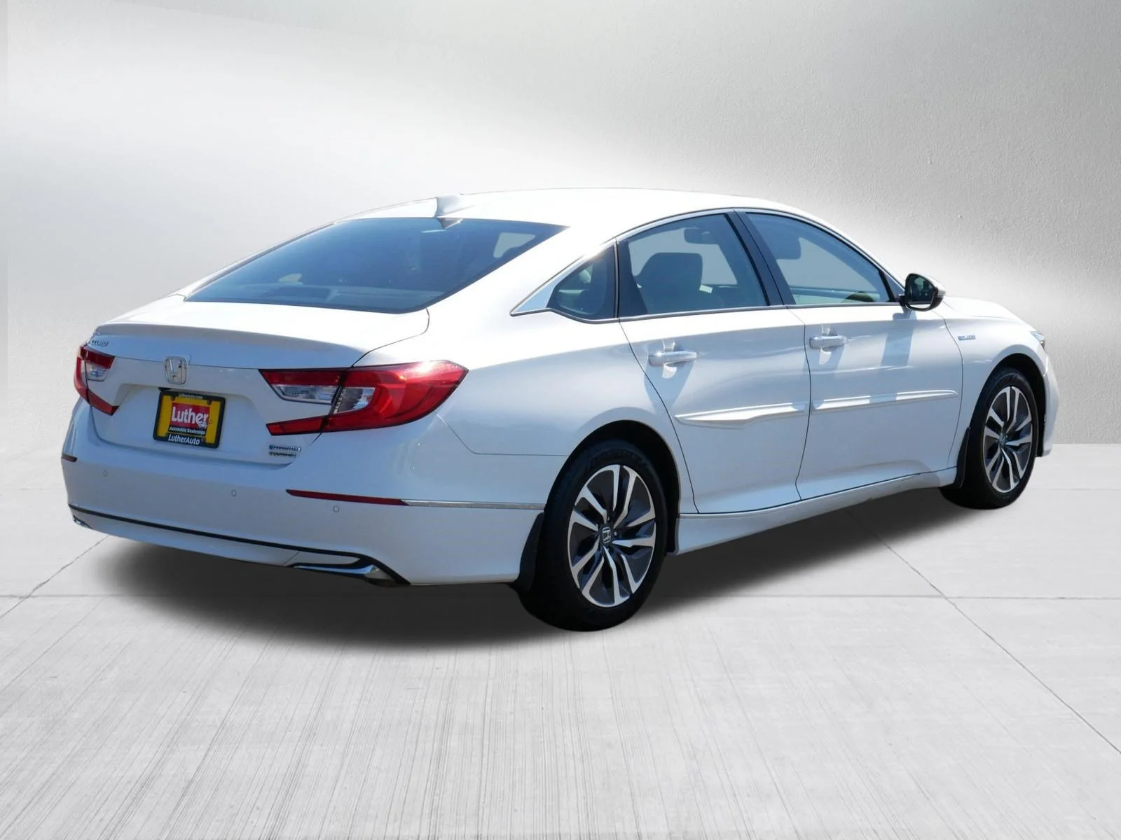 Used 2019 Platinum White Pearl Honda Touring image 7