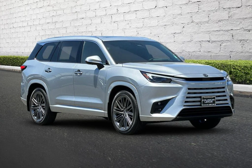 New 2026 Silver Lexus 350 Luxury image 2