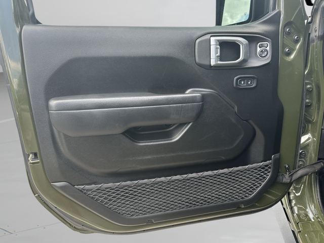 Used 2022 Green Jeep Rubicon image 41