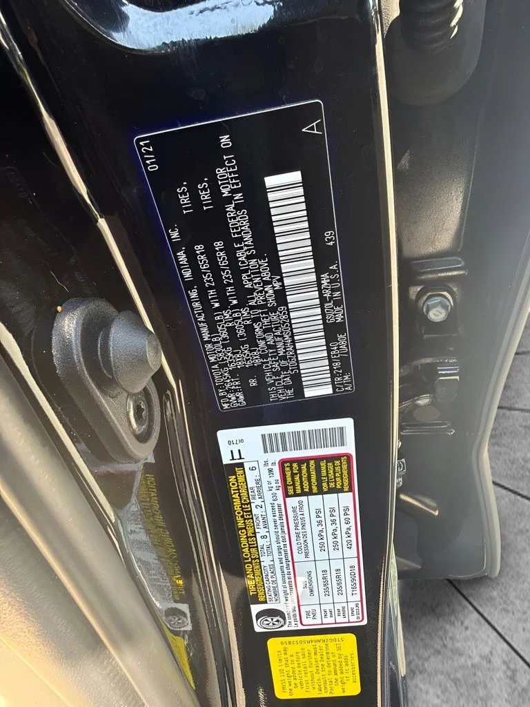 Used 2021 Black Toyota XLE image 22