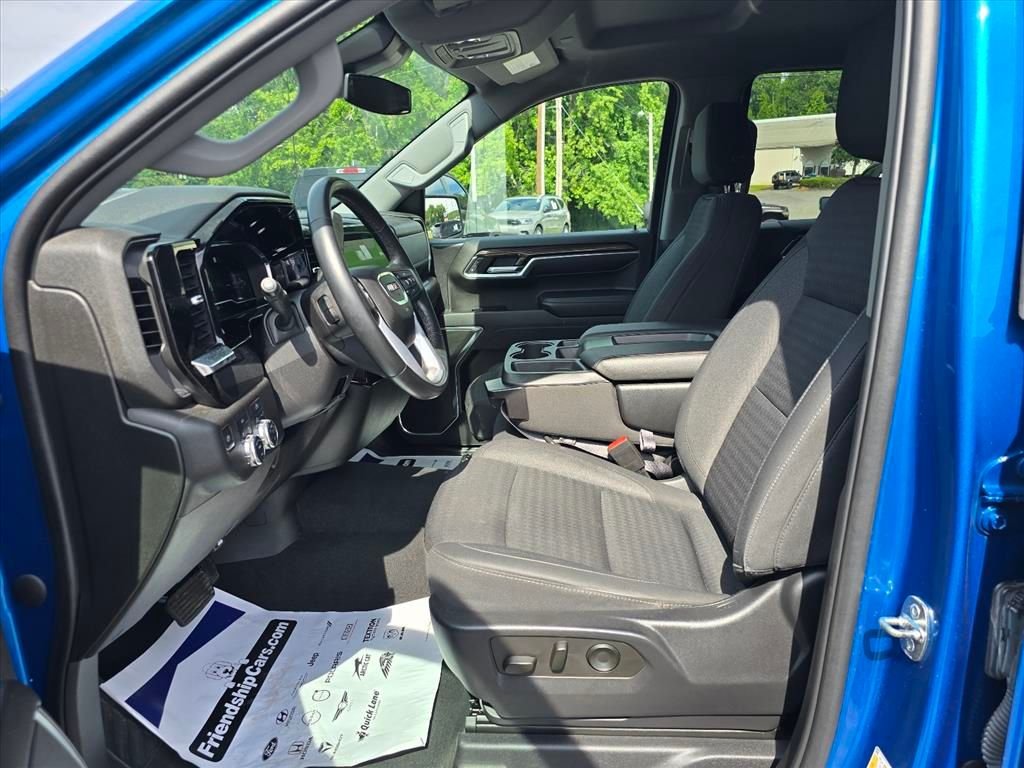 Used 2023 Blue GMC Elevation image 11